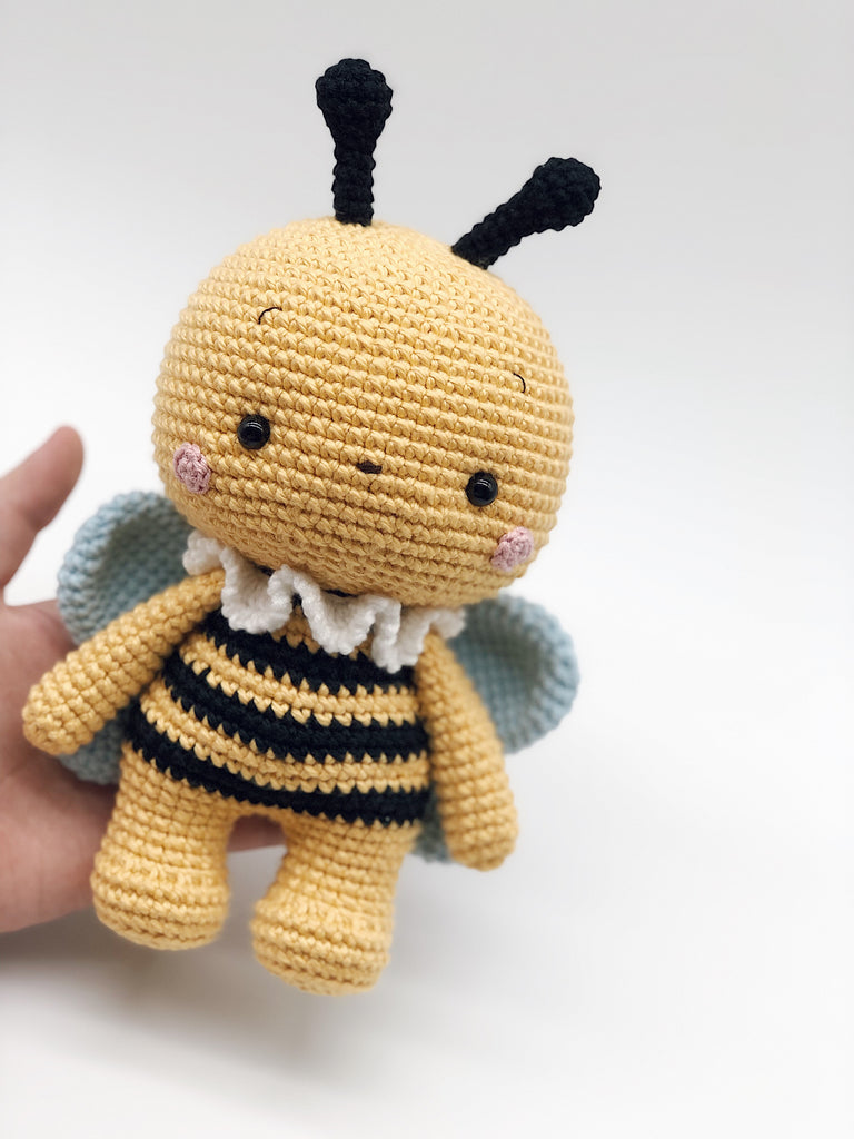 Bee 💛